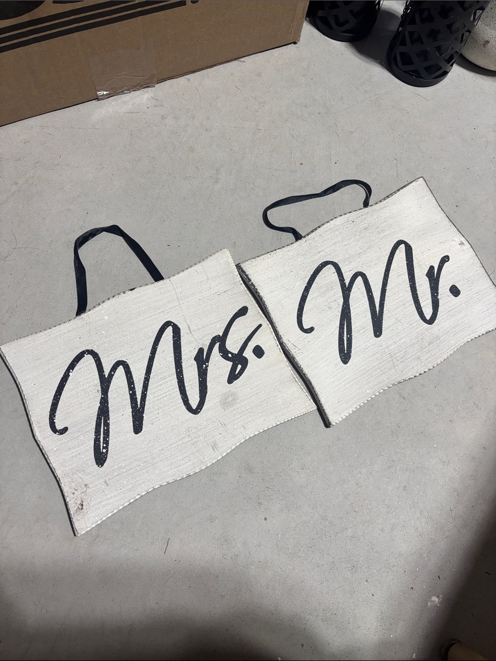 Mr & Mrs Signs